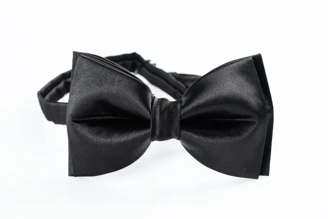 Alain Delon Papillon in Raso Nero Elegante